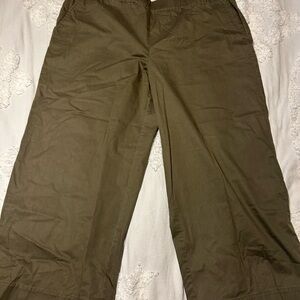 Eileen Fisher Women's Olive Chinos.  NWT